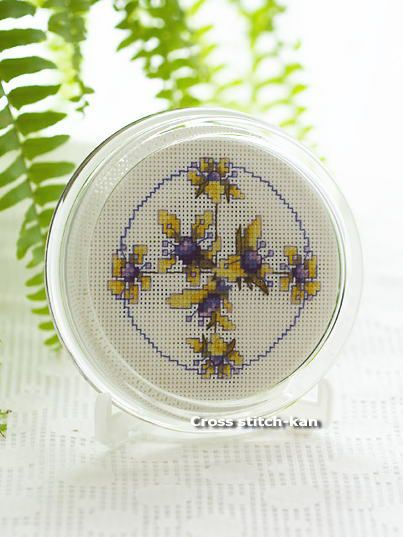 B　二点おまとめクロスステッチ完成品　刺繍完成品 クロスステッチキットと刺繍材料が揃うお店・クロスステッチ館